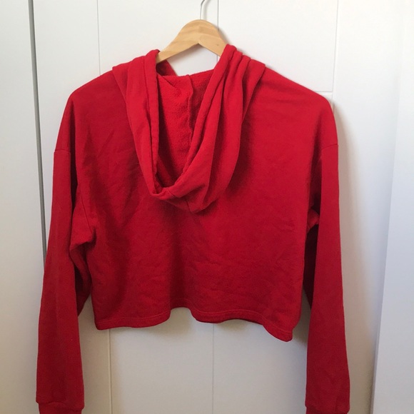 Cropped red hoodie - Picture 2 of 2
